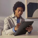 Apple 11" iPad Pro M5, 2 TB: Ultra Retina XDR Display – Nanotexturglas, 12 MP Querformat Frontkamera/12 MP Rückkamera, LiDAR Scanner, WLAN und 5G Mobilfunk – Silber – Bild 2